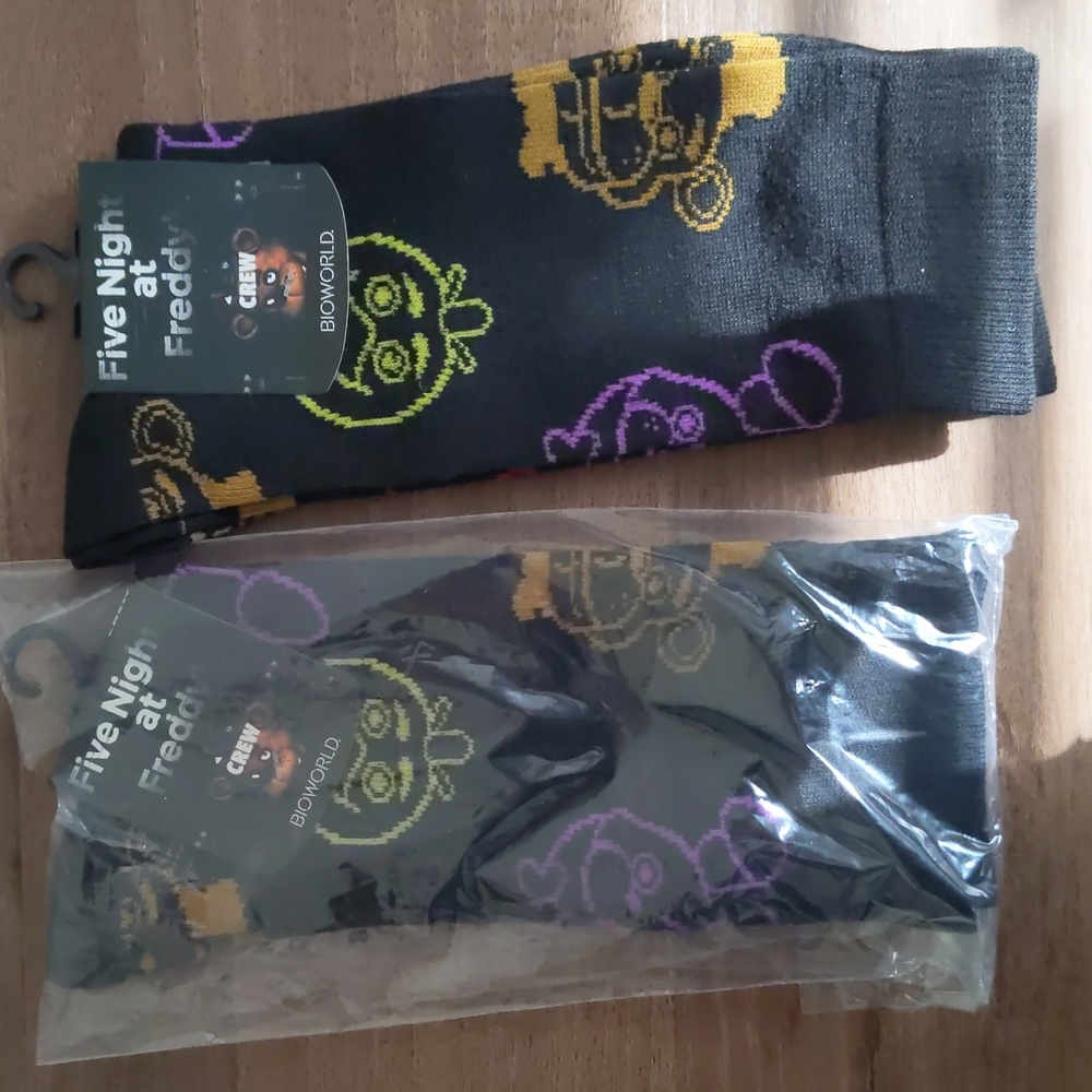 Socks 2 pairs